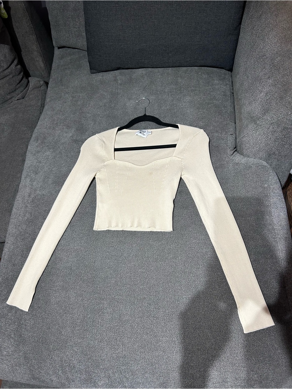 Princess Polly (S/M) Ribbed Long-Sleeve Cropped Top in Cream